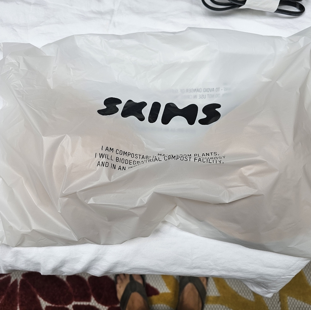 38D NEW & SEALED Skims wireless form super push up bra  FREE SHIPPING